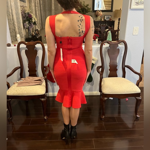 Herve Leger red bandage dress with bottom ruffle midi lendth XS sweetheart neck - Picture 3 of 10